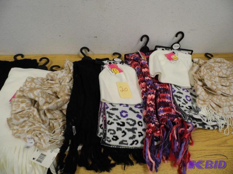 8 New Assorted Hats, Gloves and Scarves