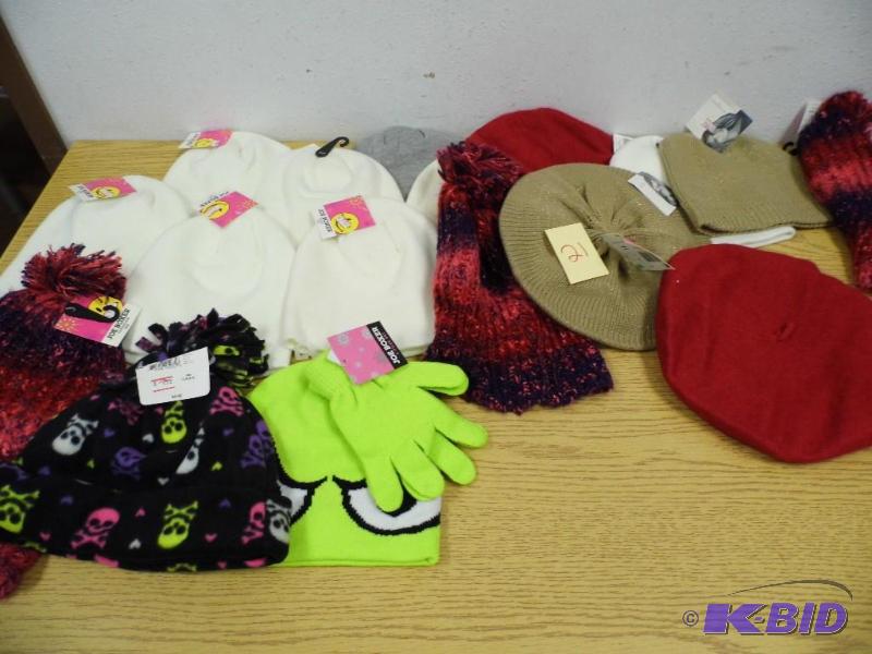 8 New Assorted Hats, Gloves and Scarves