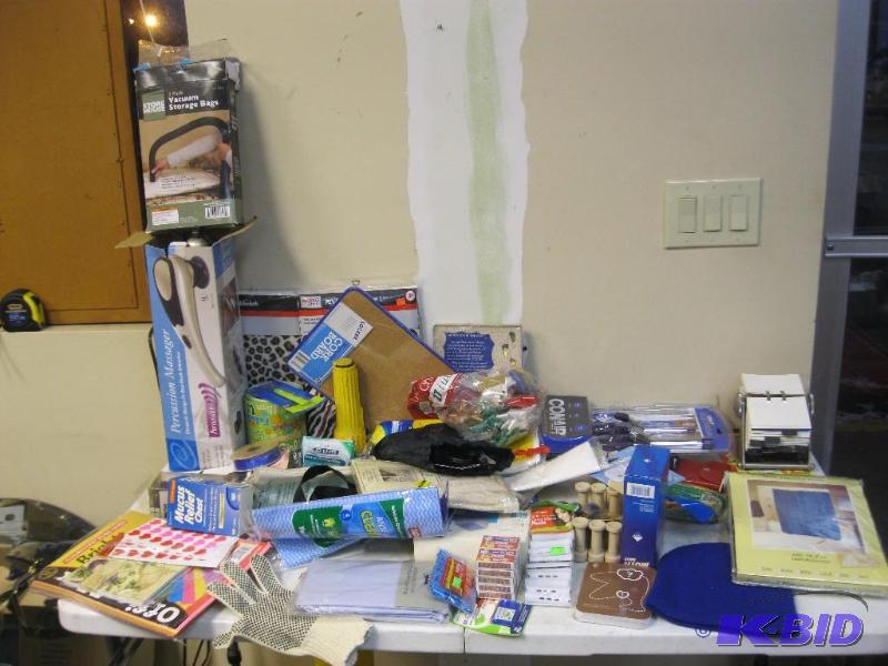 lot 121 image: Lot Of Random Items, Some New Stuff, Shower C...