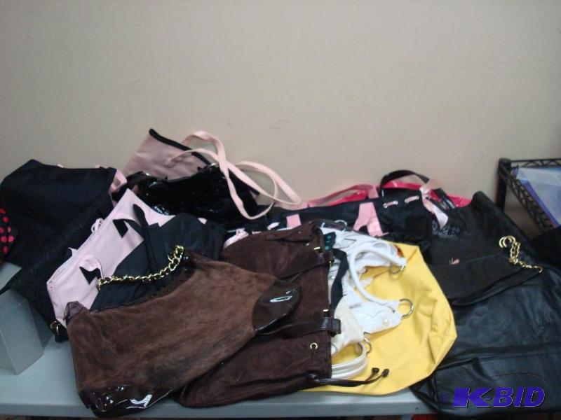 lot 125 image: Lot Of Used, Purses And Bags...