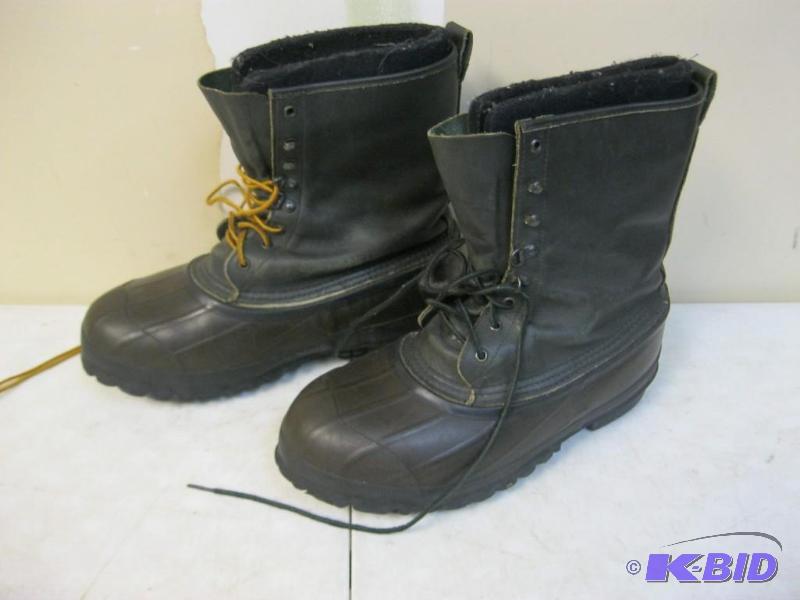 lot 127 image: Pair Of Mens&nbspLaCrosse Snow Boots, No Siz...