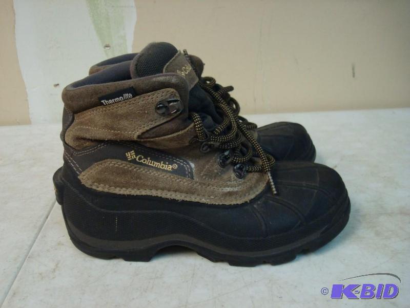 lot 130 image: Pair Of Columbia Boots, Used, Some Wear, Size...