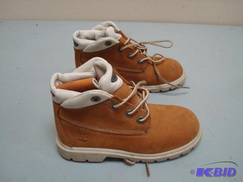 lot 133 image: Pair Of Kids Timberland Boots, Used Good Shap...