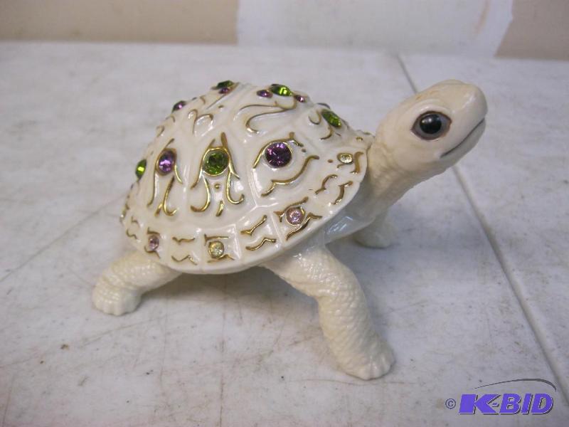 lot 27 image: Lenox Woodland Jewels Porcelain And Rhineston...