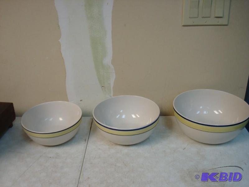 lot 41 image: Gibson Nesting Bowl Set...