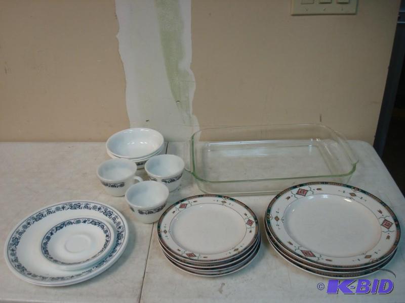 lot 47 image: Dishware&nbspLot...