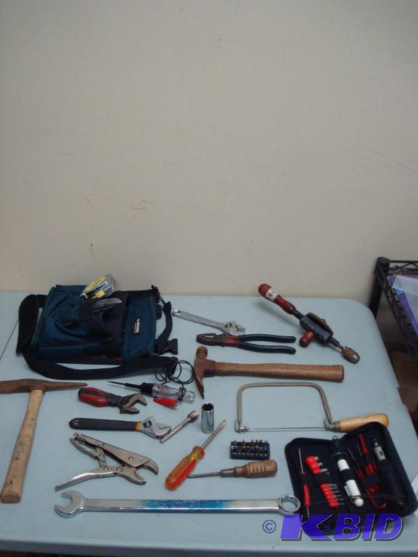 lot 53 image: Tool Pouch And Misc. Tools...