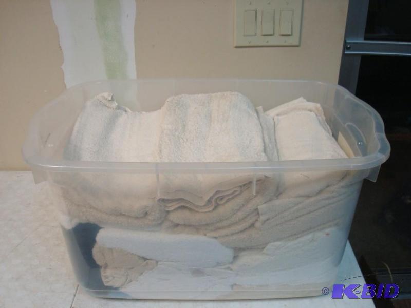 lot 71 image: Tub Filled With Towels...