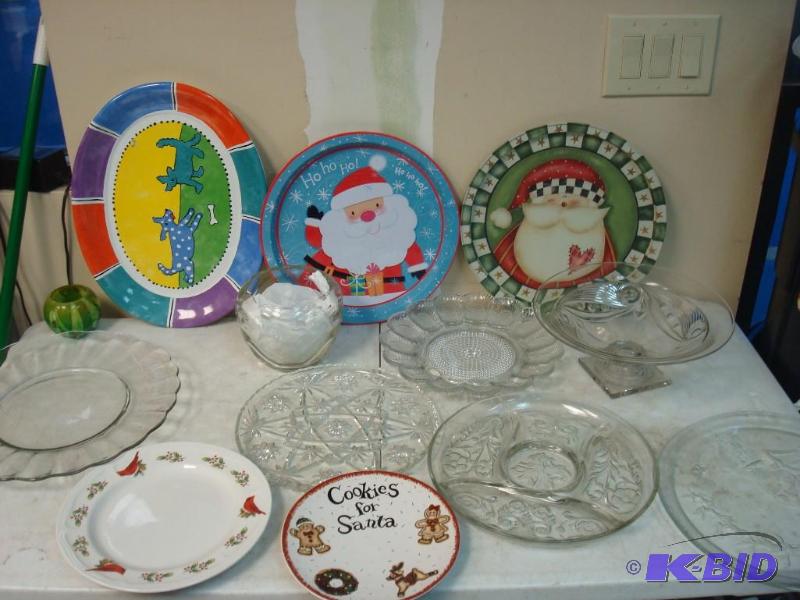 lot 78 image: Lot Of Christmas Platters And Plates...