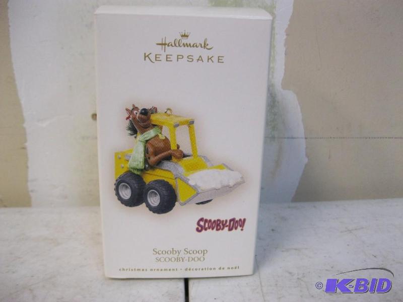 lot 84 image: Hallmark Scooby Doo Ornament...