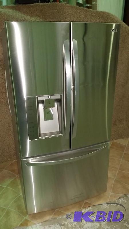 lot 9 image: LG 31 cu. ft. French Door Bottom-Freezer Refrigerator w Smart Cooling Technology - Stainless Steel