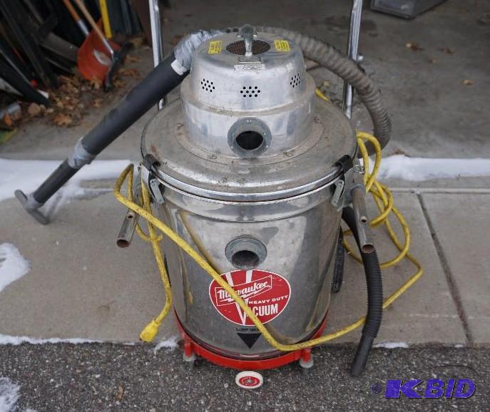 lot 14 image: Milwaukee Brand Heavy Duty Full Size Shop Vac...