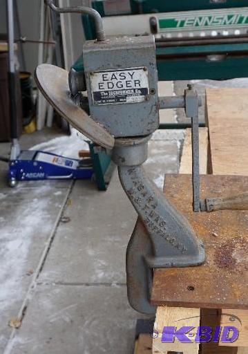 lot 8 image: Lockformer Brand Model E3538 Easy Edger Table...
