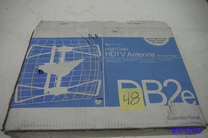lot 48 image: Antennas Direct DB2E Antenna