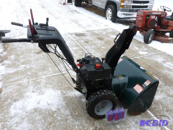 Craftsman gas powered self propelled snow blo...