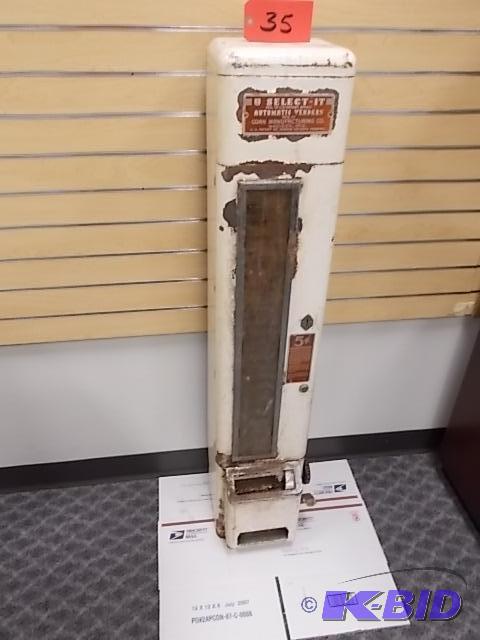 lot 35 image: Coan Mfg. Select-It 5 Cent Automatic Vending ...