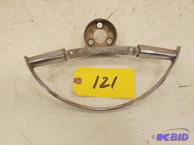 lot 121 image: 1957 Chev. Horn Ring...