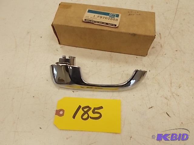 lot 185 image: 1967-68 Chev. 4 Door Door Handle, NOS...