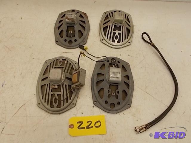 lot 220 image: (4) Vintage Speakers & Antenna Cable...