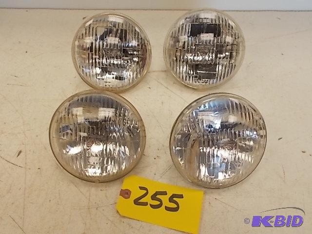 lot 255 image: (4) Working T-3 (4002) Head Lights...