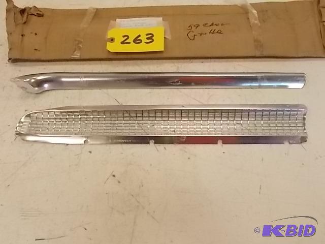 lot 263 image: 1959 Chev. Grill Screen with Lower Moulding, ...