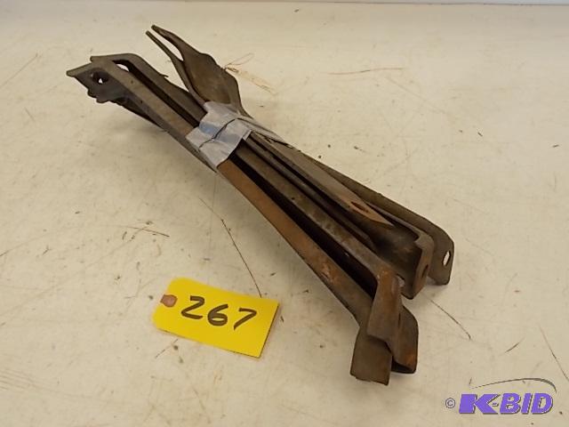 lot 267 image: 1958 Chev. Front Bumper Brackets, (6) pcs....