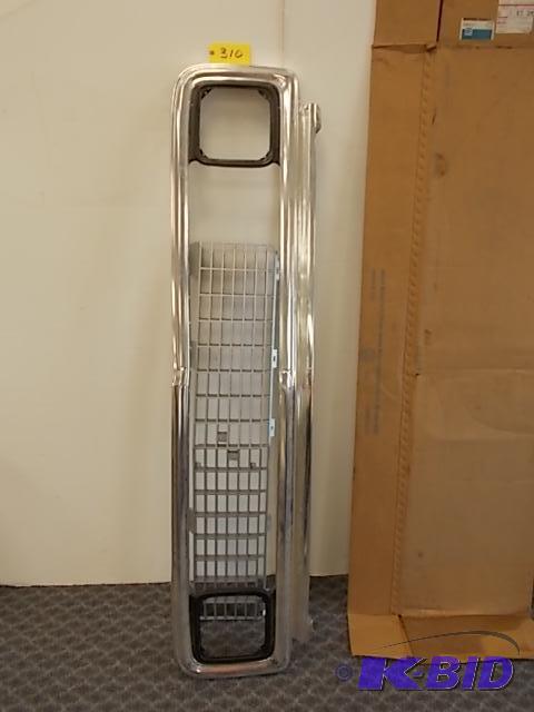 lot 310 image: 1970-72 Chev. Pickup Grill Shell (Damaged) &a...