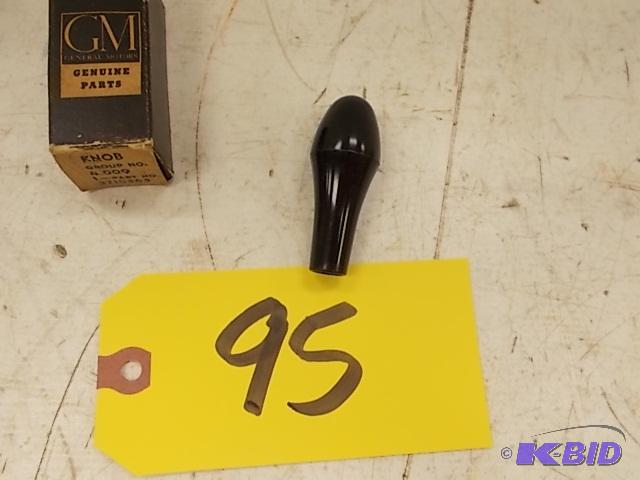 lot 95 image: 1955-57 Chev. Gear Shift Knob, NOS...