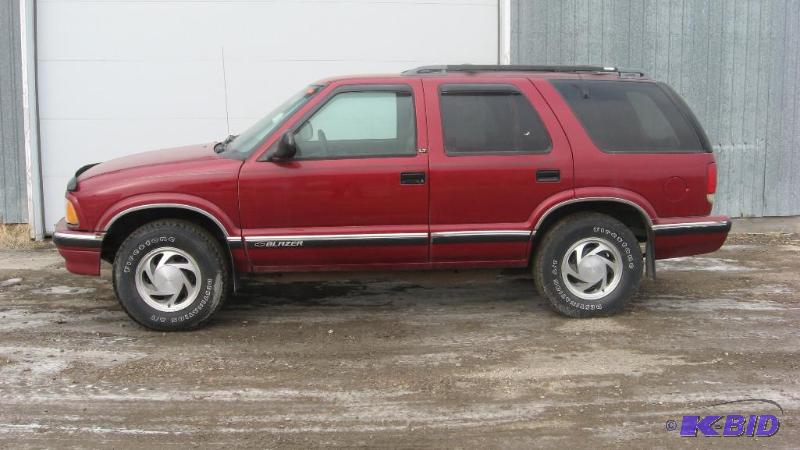 1997 CHEVY BLAZER 230,922---1GNDT13W0V2152569...