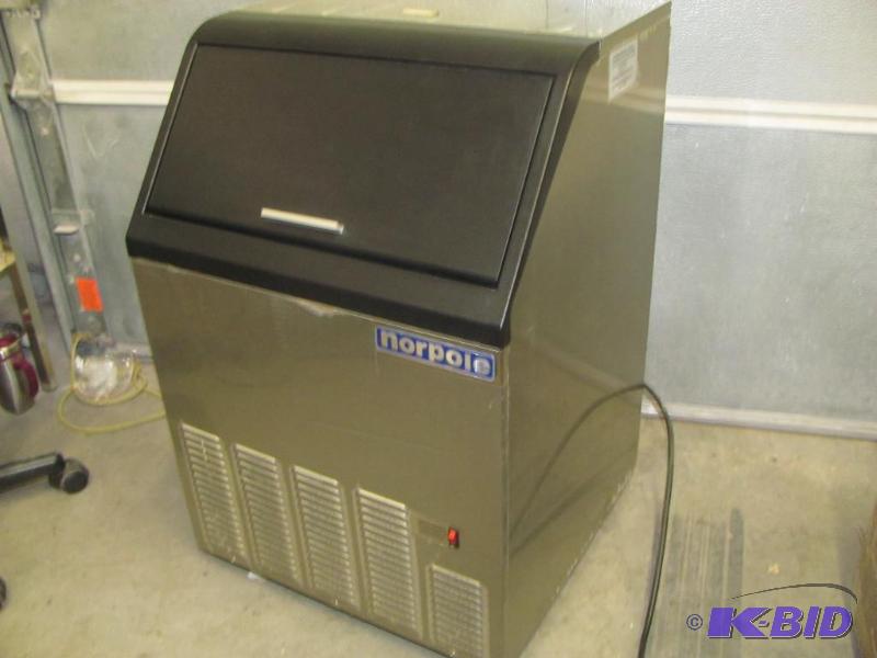lot 1 image: NO RESERVE This NORPOLE Commercial Automati...