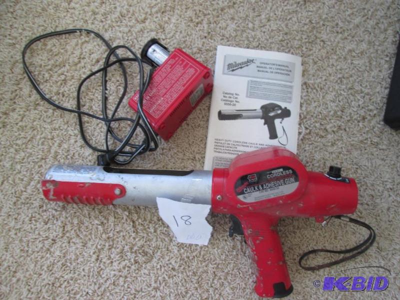 Milwaukee 2.4v cordless caulk and adhesive gu...
