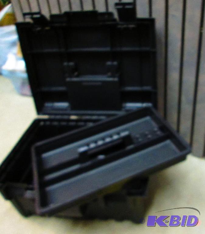 Tool box in great condition  D...