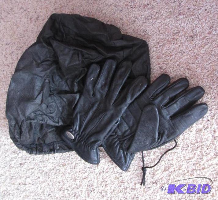 Pair of Harley Davidson motorcycle leather gl...