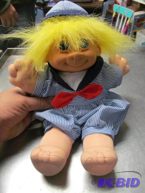 lot 18 image: Troll Doll