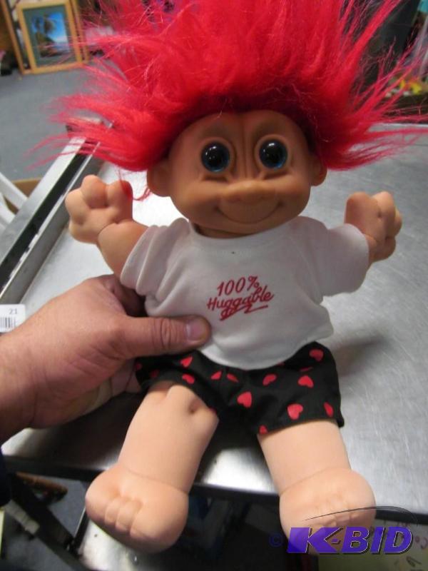 lot 21 image: Troll Doll