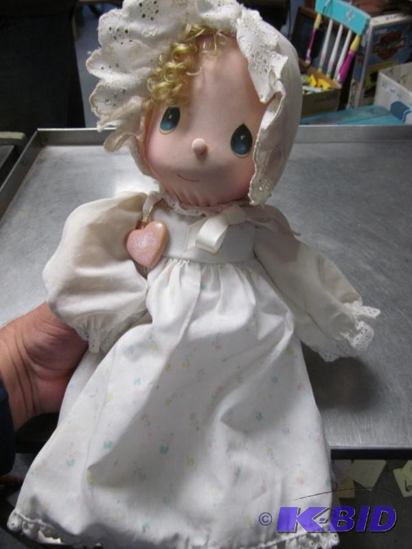 lot 22 image: Precious Moments Doll