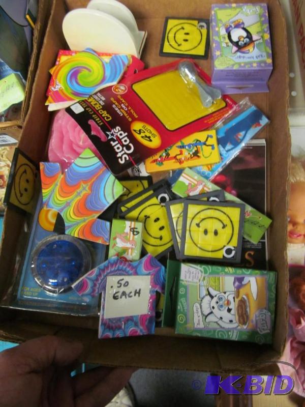 lot 47 image: Lot of Carnival Birthday gifts and trinkets