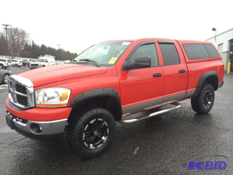 lot 7 image: 2006 Dodge Ram 1500 4X4 Lifted Truck