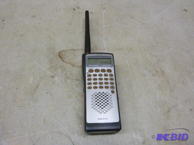 lot 115 image: Radio Shack Pro-528 Scanner Radio 1,000 chann...