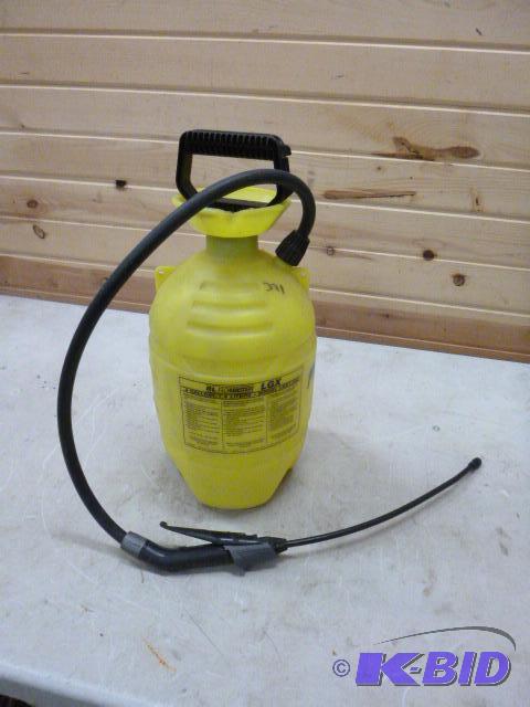 lot 123 image: Flow Master 2 Gallon Sprayer...