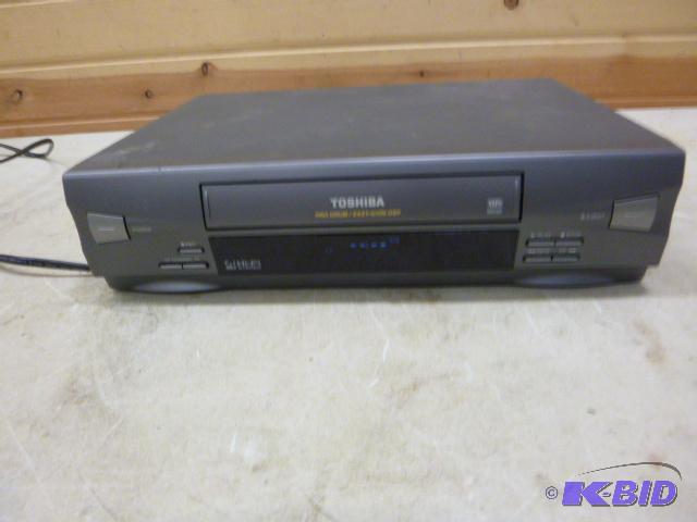 lot 129 image: Toshiba VCR M635...