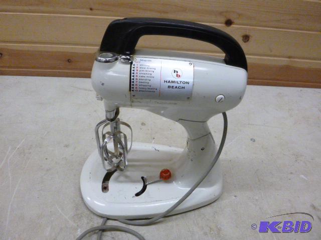 lot 133 image: Hamilton Beach Mixer Missing bowl turn table,...