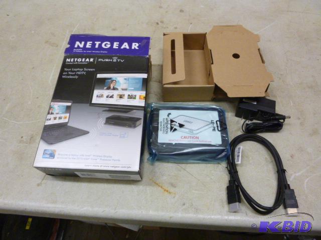 lot 14 image: Netgear Push 2 TV PTV1000 - View your laptop ...