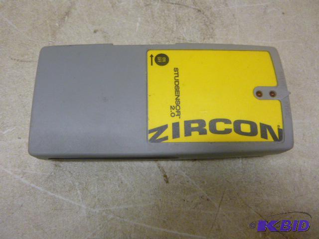 lot 157 image: Zircon Stud Sensor...