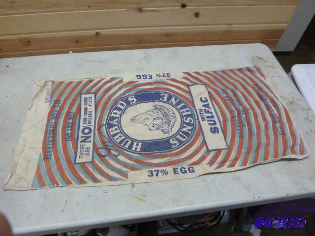 lot 16 image: Hubbards Sunshine Feed Sack...