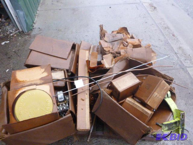 lot 160 image: Miscellaneous Pallet Some breakers....