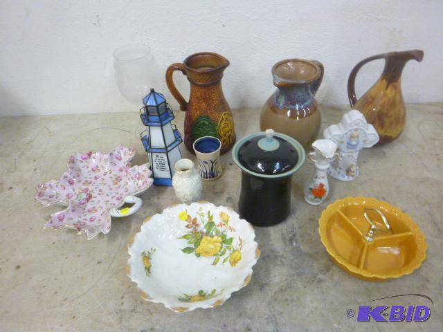 lot 168 image: Miscellaneous Decor...