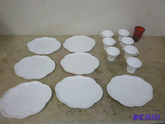lot 170 image: Miscellaneous Dinnerware...