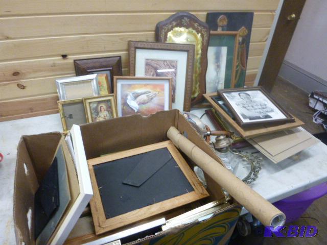 lot 185 image: Lot of Miscellaneous Frames and Pictures...