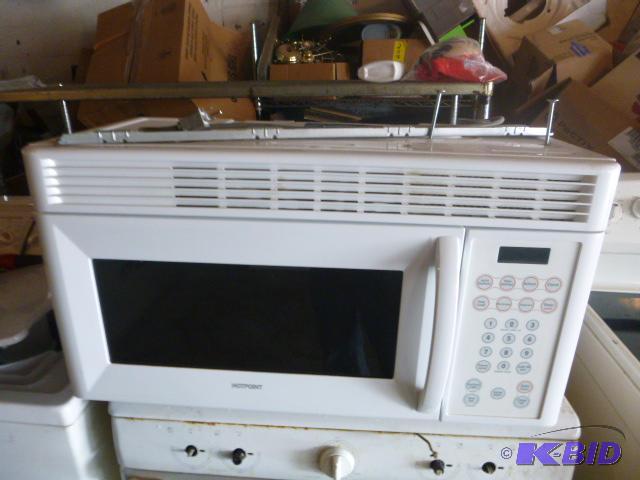 lot 198 image: Hot Pointe Microwave Model RVM1535 DM2WW - Ov...